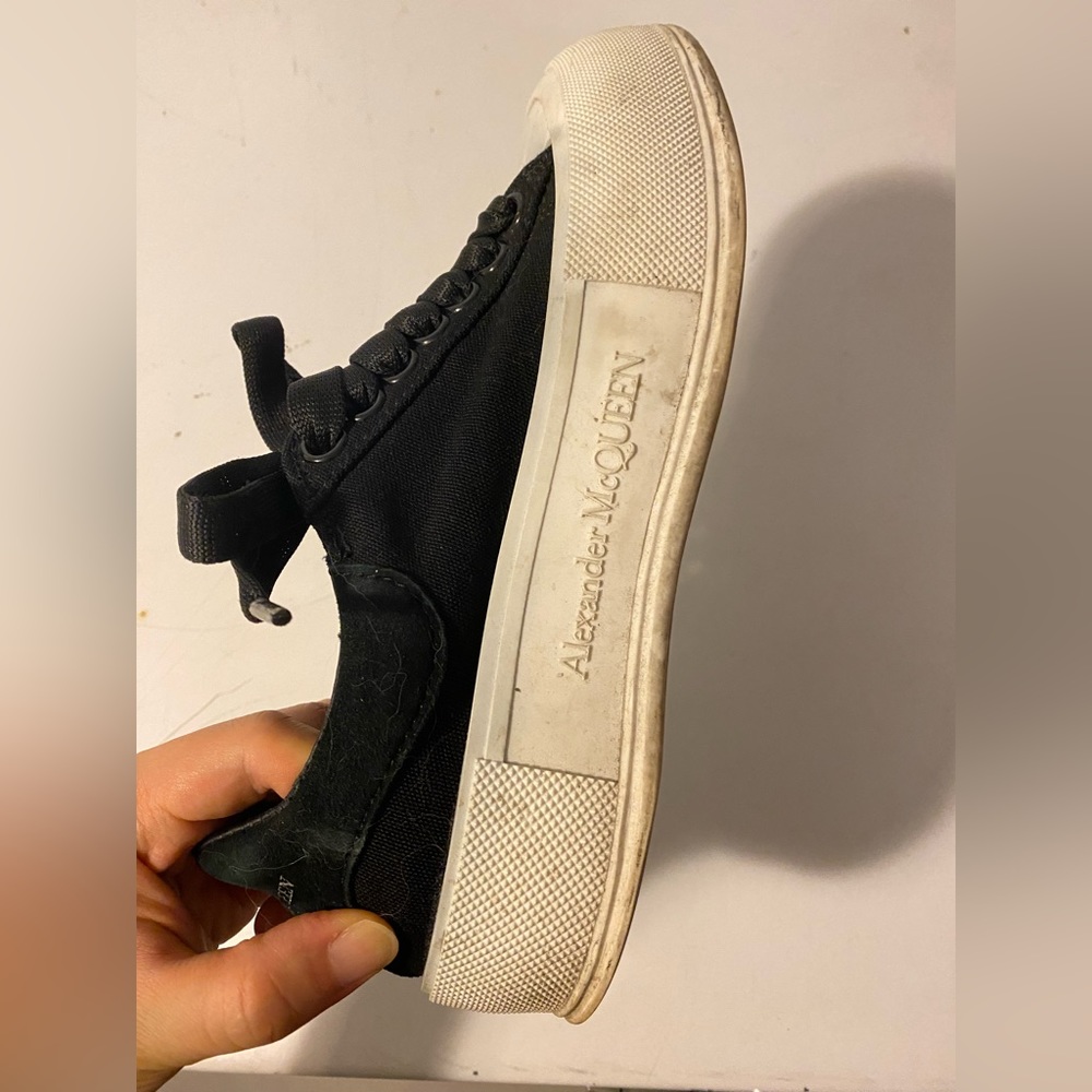 Classic Alexander McQueen sneakers - Picture 4 of 5